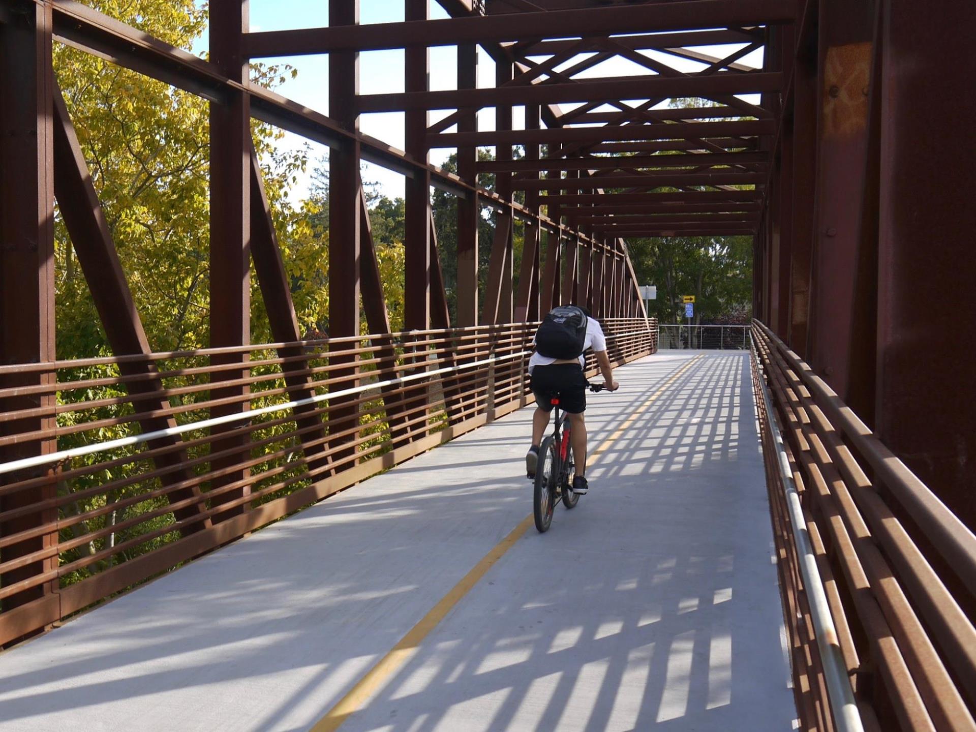 River Oaks Parkway