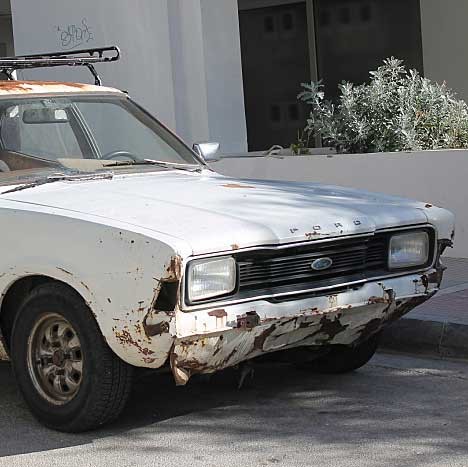 car, rusty - Square