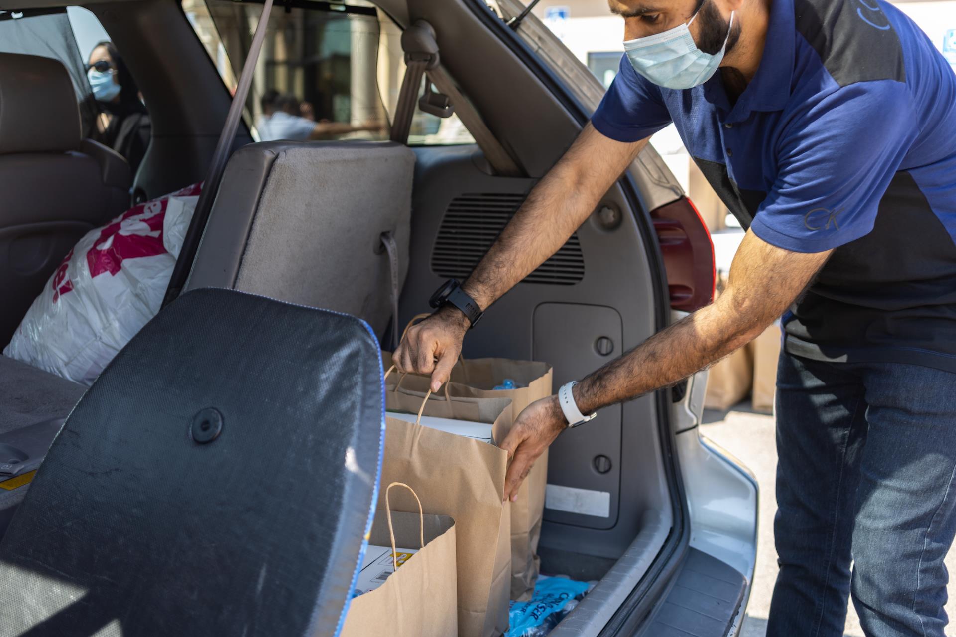 Drive-thru food distribution