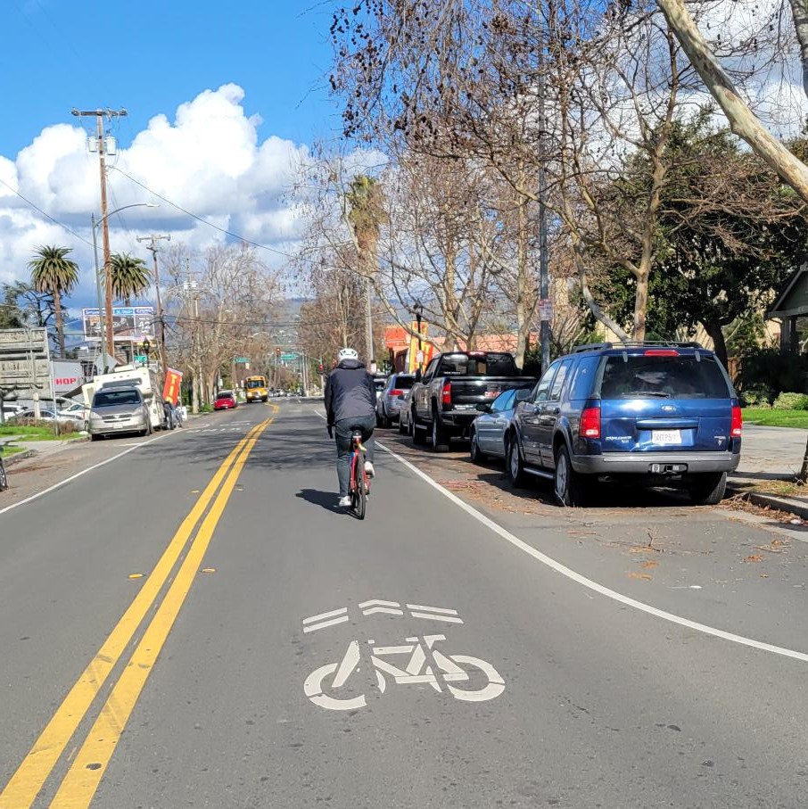 Class 3A bike route on E San Antonio Street