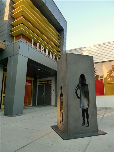 Public Art - The Singing Stone - 3