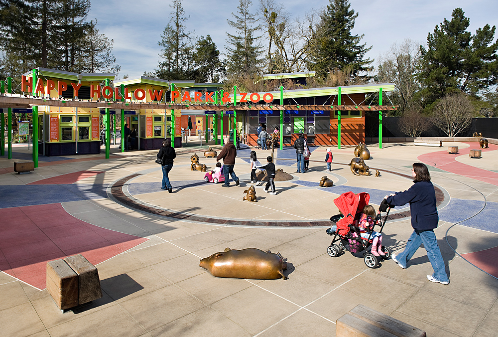 Happy Hollow Park & Zoo entrance